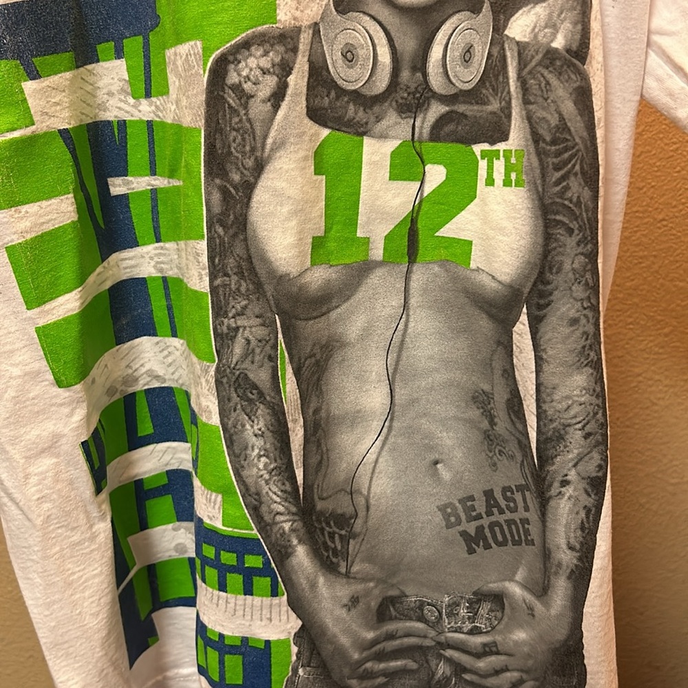 NWOT Seattle 12 Man Streetwear Graphic Tee Men’s M